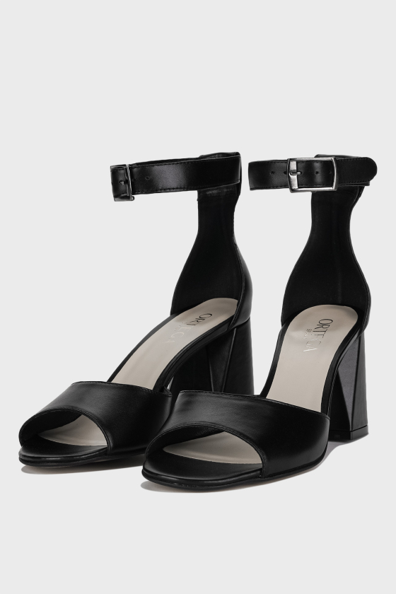 Босоножки женские кожаные Ortega <span>MN607800289</span>