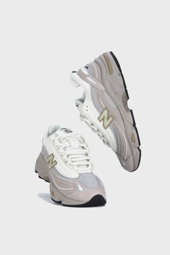 Кросівки жіночі New Balance 1000 Grey <span>M1000MBW</span>