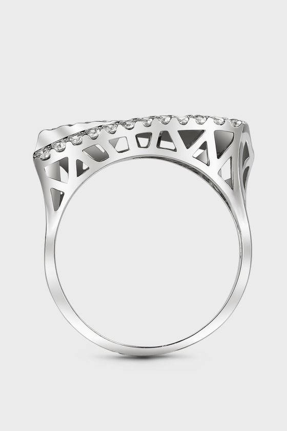 Серебряное кольцо с фианитами <span>ФК052</span>