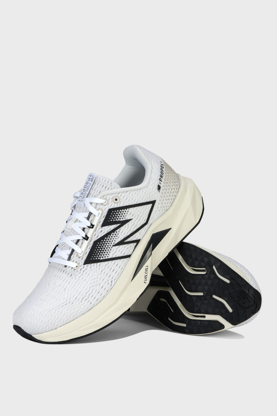 Кроссовки мужские New Balance FuelCell Propel V5 <span>MFCPRCW5</span>