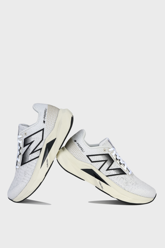 Кроссовки мужские New Balance FuelCell Propel V5 <span>MFCPRCW5</span>